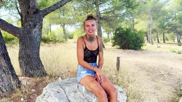 Jacquie et Michel TV . More News With Lyia for Mel, 24 Years Old!