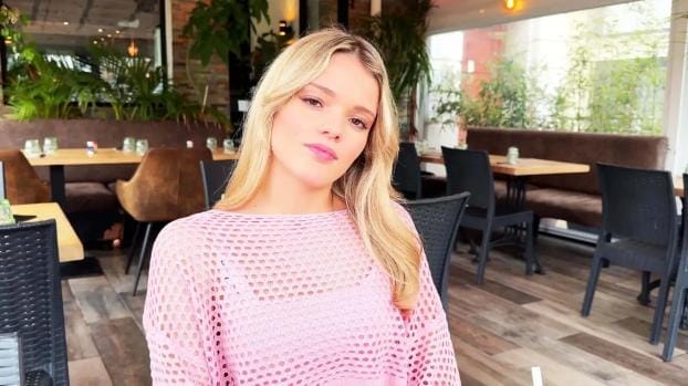 Jacquie et Michel TV . Jade, 20 year old hottie from Versailles!