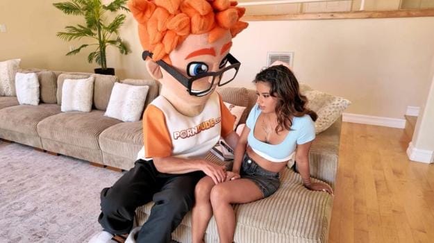 [PornDudeCasting] Isabella Jules (Gets Some Inspiration from Porn Dude / 07.26.2025)